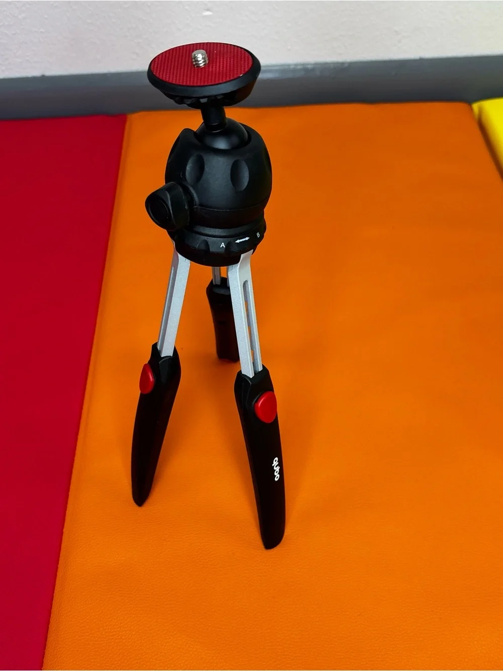 Qubo Mini Tripod for‎ Camera and Phone Tabletop Small Phone Tripod Mount
